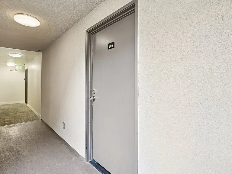 165 N Hoover St — Photo 32