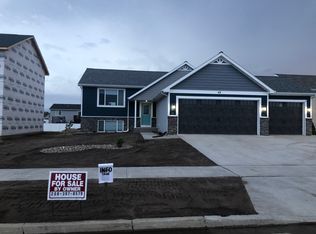 45 Mulberry Loop, Minot, ND 58703