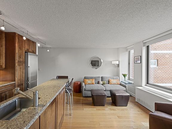3rd image of 270 W 17th St APT 3F