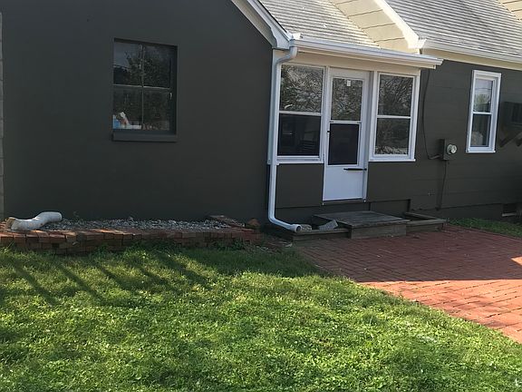 3rd image of 5711 Mineral Ave