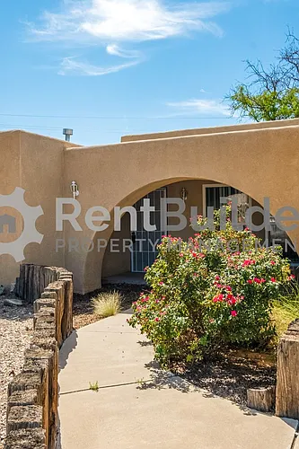708 Rio Arriba Ave SE Photo 1