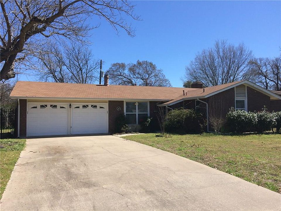 1st image of 3728 Devonshire Ct E