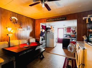 307 NE 2nd St, Fairfield, IL 62837