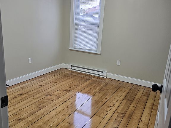 4th image of 474 William St #1