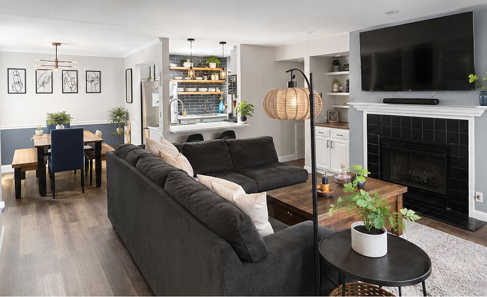 Living room and kitchen. The view when coming through the front door.