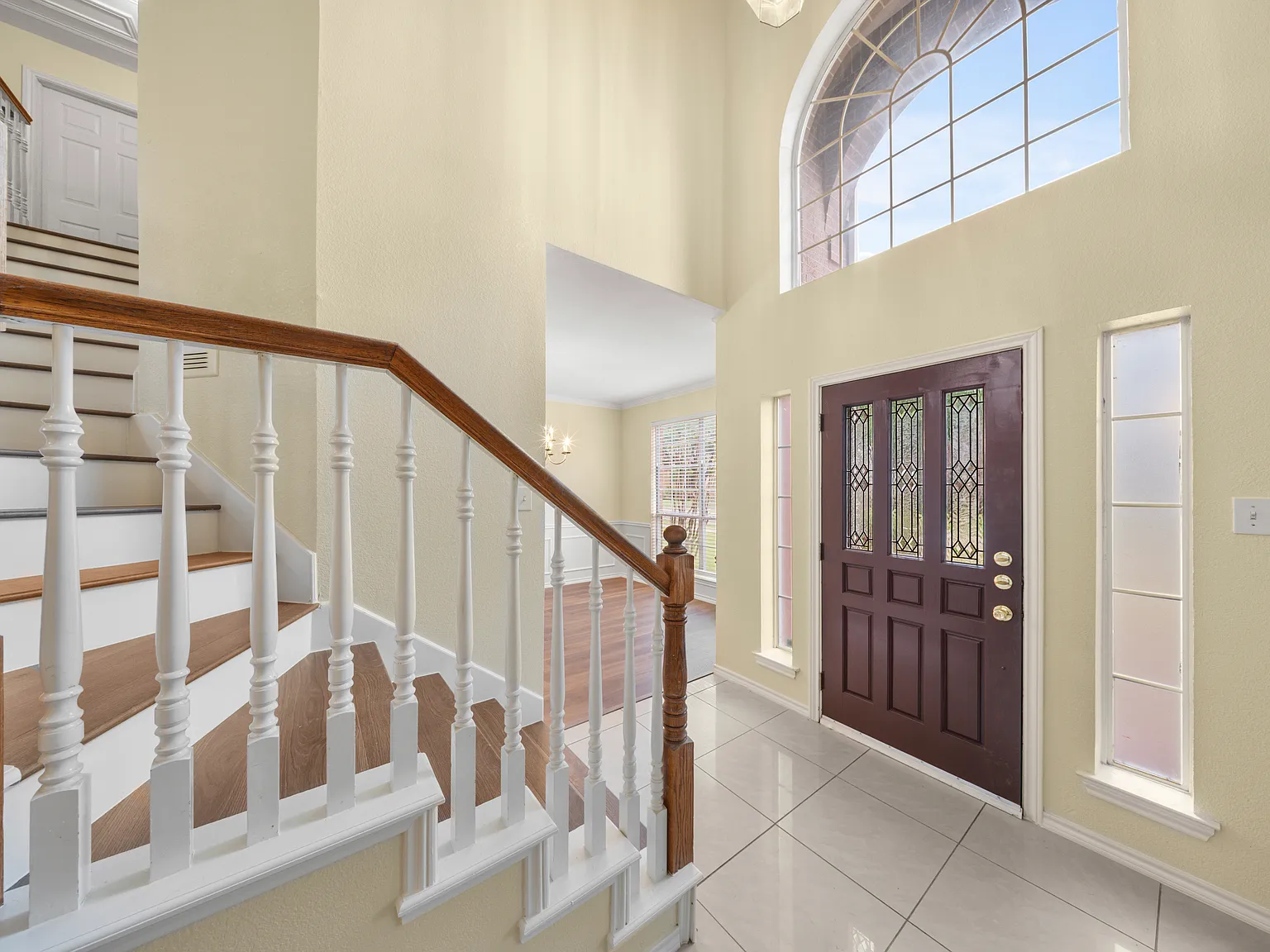 4 bed, 3.5 bath, 2728 sqft, $2,995 — Photo 4