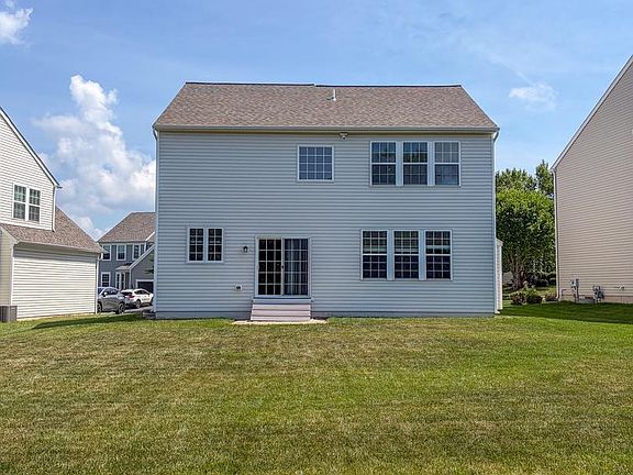 5th image of 823 S Haines Cir