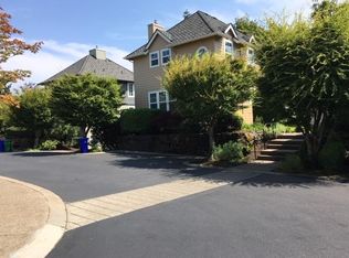 10204 NW Edgewood Dr, Portland, OR 97229