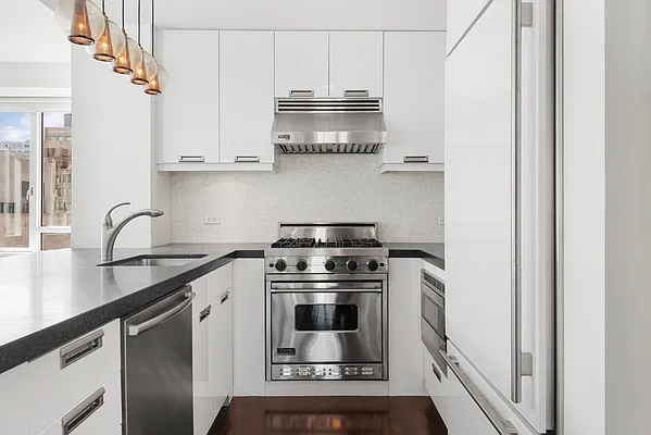 Sold by Compass | media 4