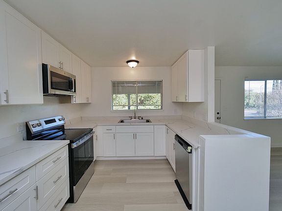 5th image of 3217 Walnut Ave