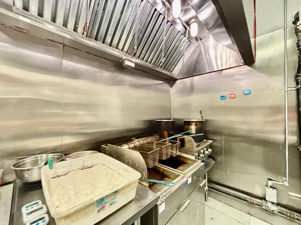 700 Plaza Drive image 4 of 14