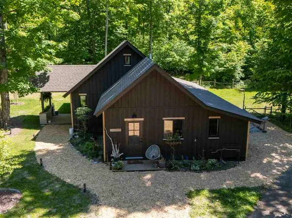 1718 N Lake Shore Dr, Harbor Springs, MI 49740