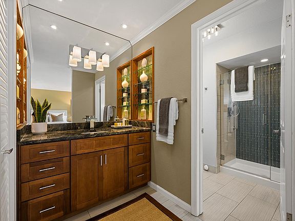 4th image of 916 Arlene Way