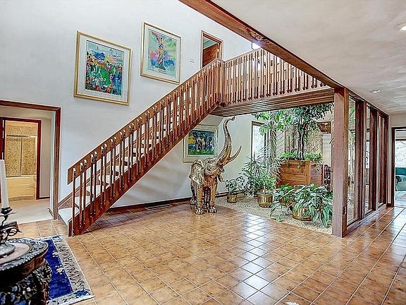 4th image of 445 Carthage Dr