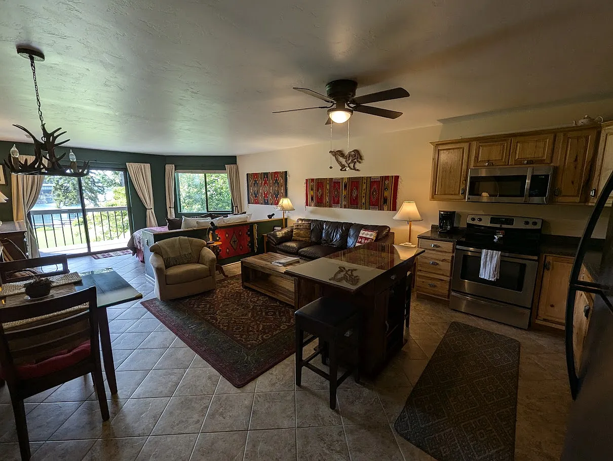 1 bed, 608 sqft, $1,200 — Photo 2