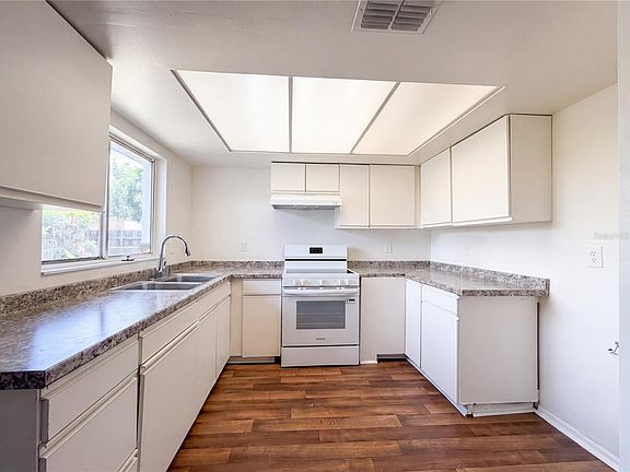 5th image of 607 33RD AVENUE DRIVE E