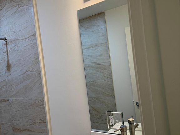 5th image of 3528 N Ashland Ave #2