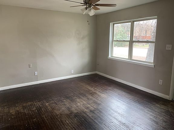 4th image of 1204 Sissom Ct