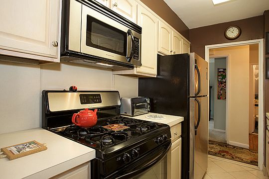 5th image of 4 Birchwood Ct APT 3E