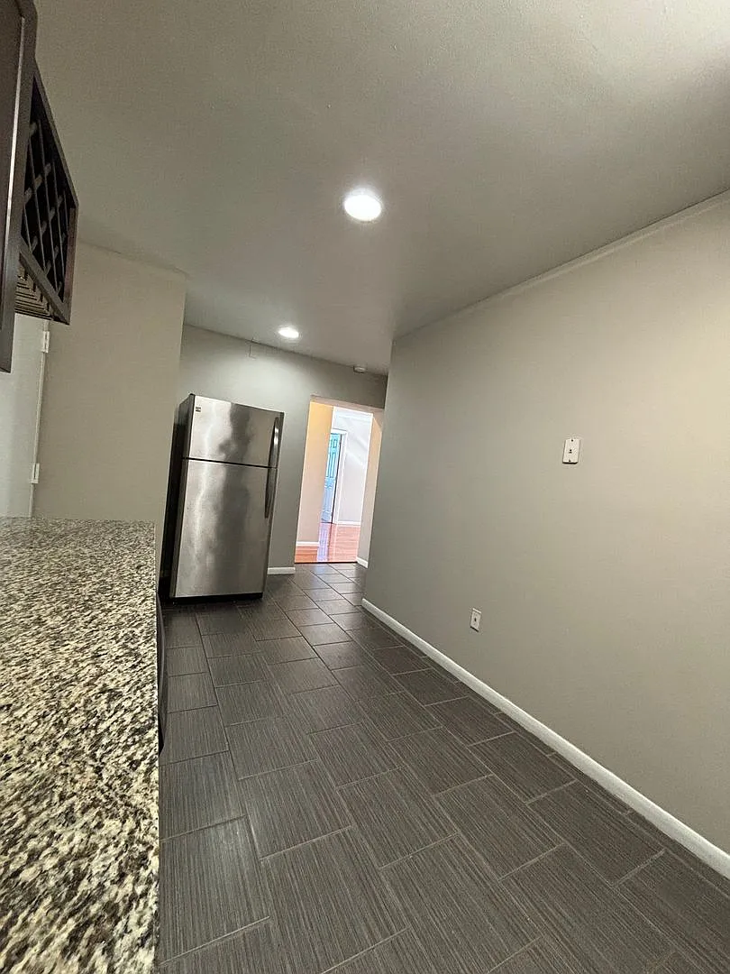 Monroe Apartments — Photo 3
