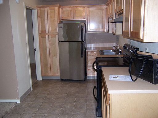 4th image of 1112 E Main St APT 35