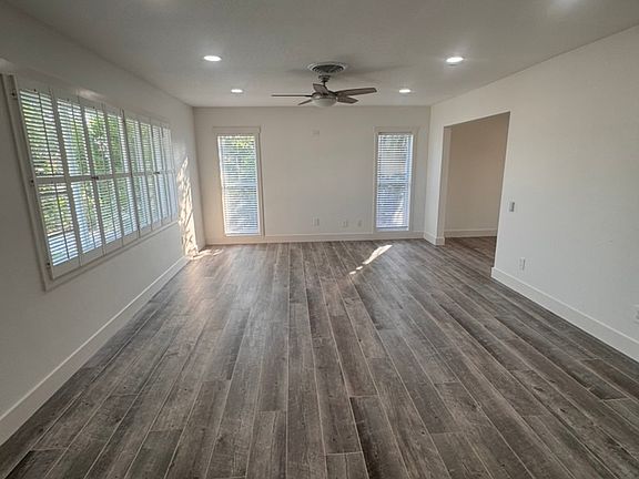 4th image of 2215 W Vina Del Mar Blvd