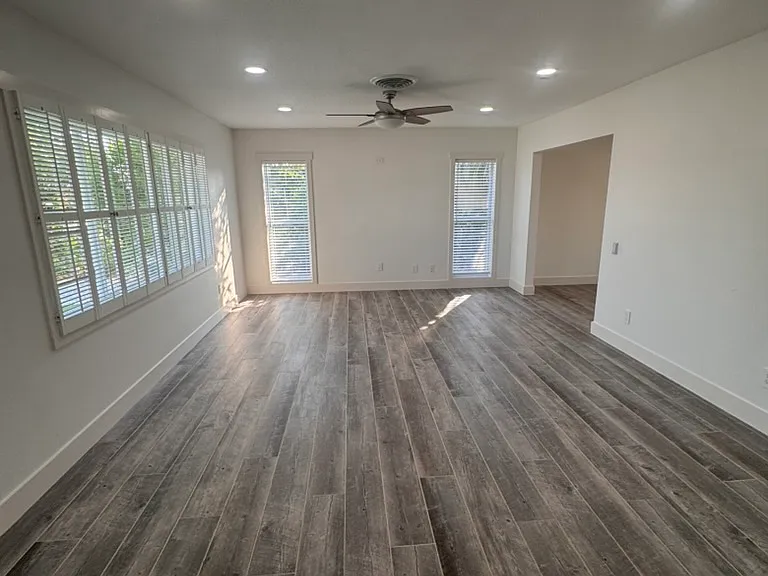 2215 W Vina Del Mar Blvd — Photo 4