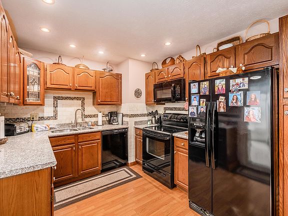 5th image of 1779 Flinthill Dr
