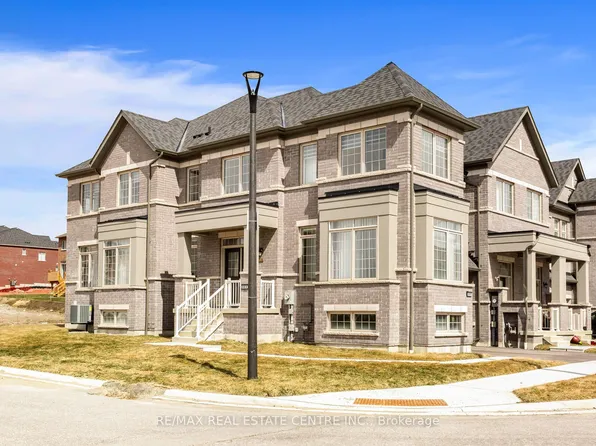 988 Grosbeak Trl, Pickering, ON L1X 0P6