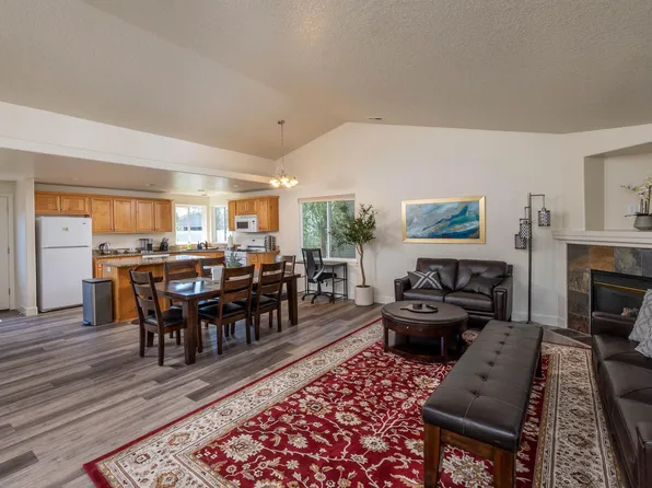 20663 Couples Ln, Bend, OR 97702