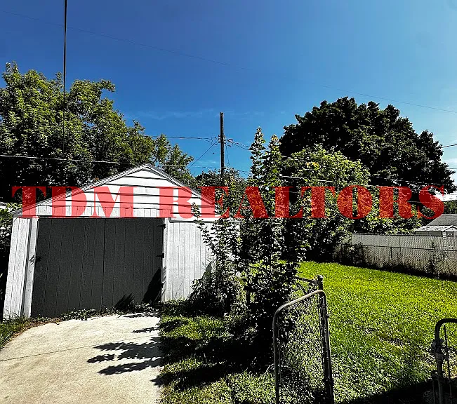 2534 Tiffin St — Photo 15