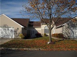 647A Nutley Dr, Monroe Township, NJ 08831