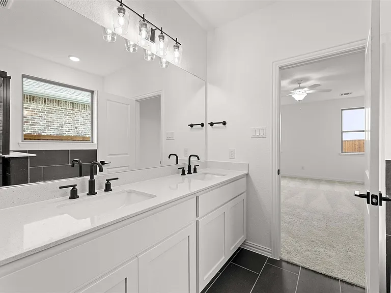 1422 Greenbelt Dr — Photo 6