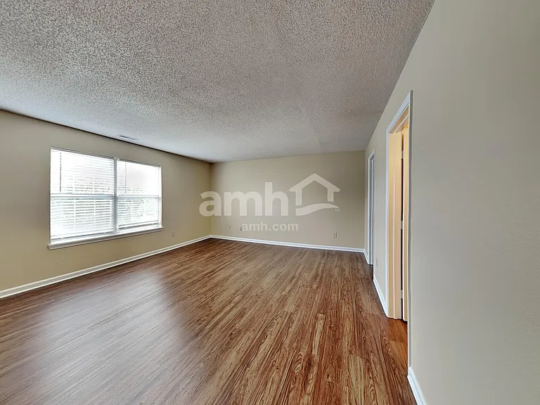 9017 Stonewall Dr — Photo 9