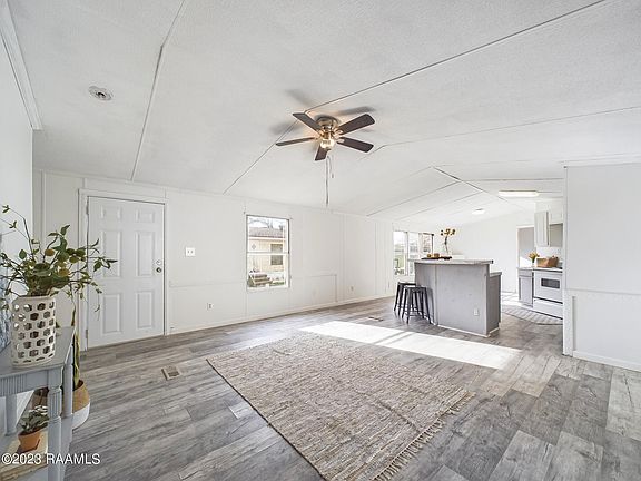 5th image of 1019 Mouton Ave