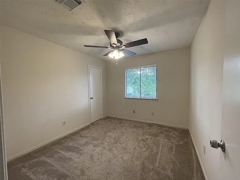 1907 Liberty Point Ln — Photo 8