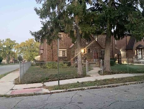 1st image of 17503 Roselawn St