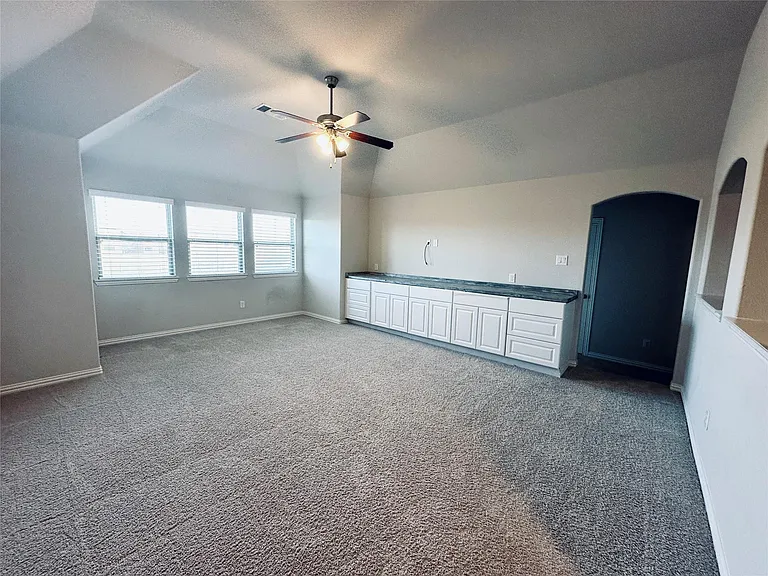 4712 El Paso St — Photo 12