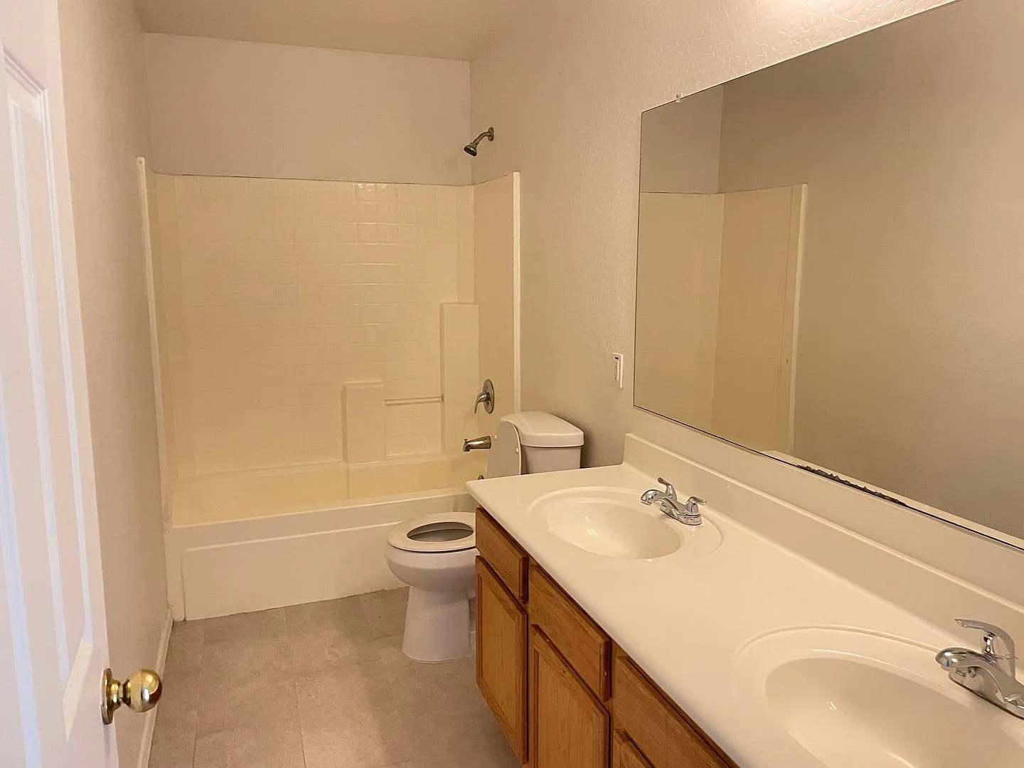5 Bedrooms Plus Office, 3 Bath Interior Just Updated — Photo 2
