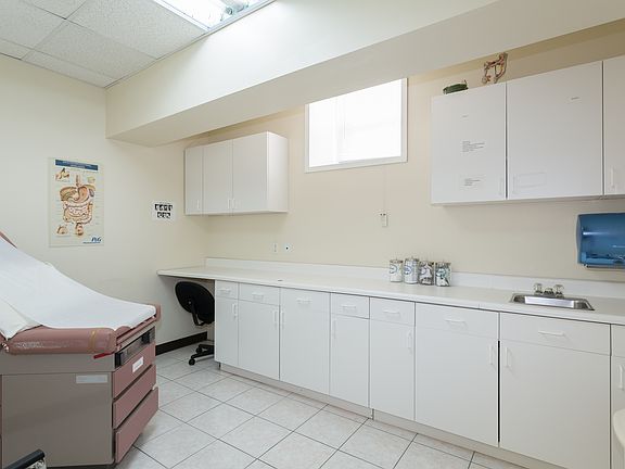 5th image of 8701 Shore Road #Suite 1