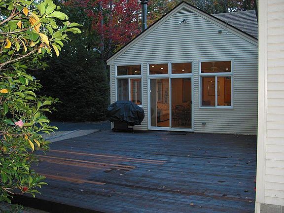 Redwood deck 400sq ft