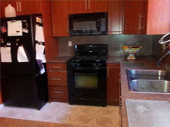 5th image of 19711 NW 83rd Ave