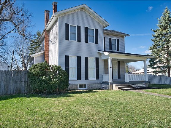3rd image of 28 E Xenia Dr