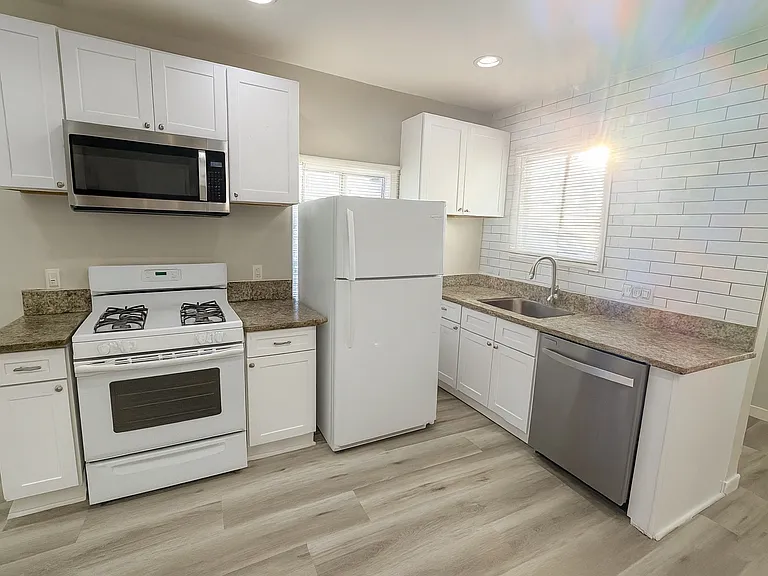 531 N Virginia Ct #531 — Photo 3