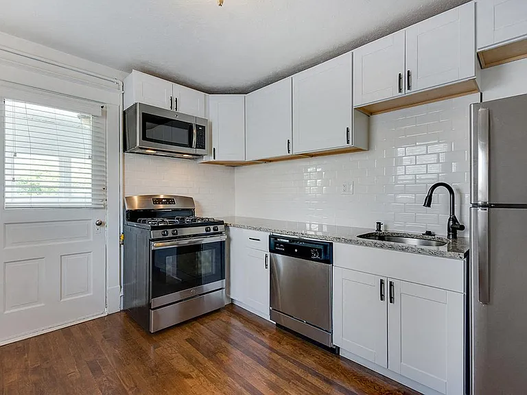 1124 N. St. Paul Street — Photo 2