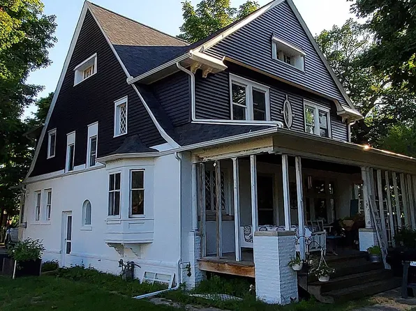 490 Territorial Rd, Benton Harbor, MI 49022
