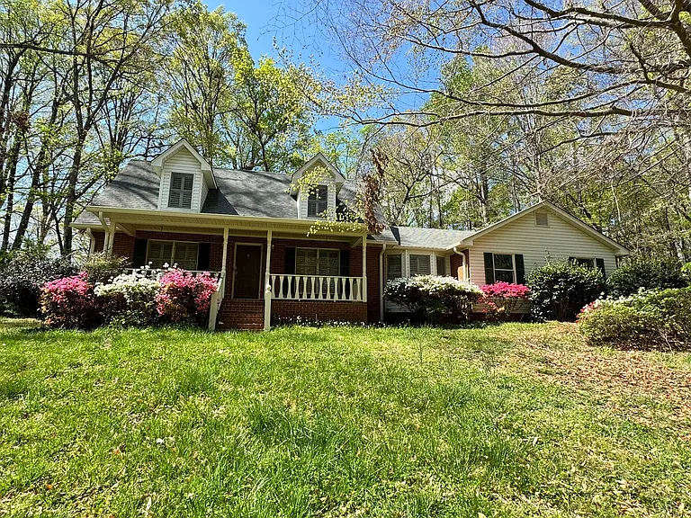 1407 June Rd — Photo 1