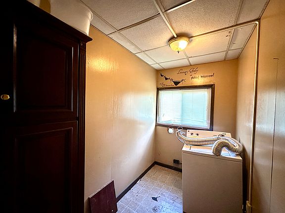 4th image of 105 W Terrace Ave