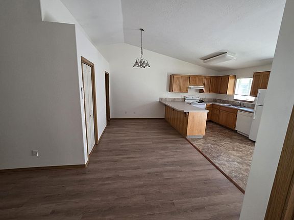 3rd image of 294 Stadium Dr N #6