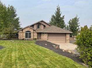 21570 Gift Rd, Bend, OR 97703